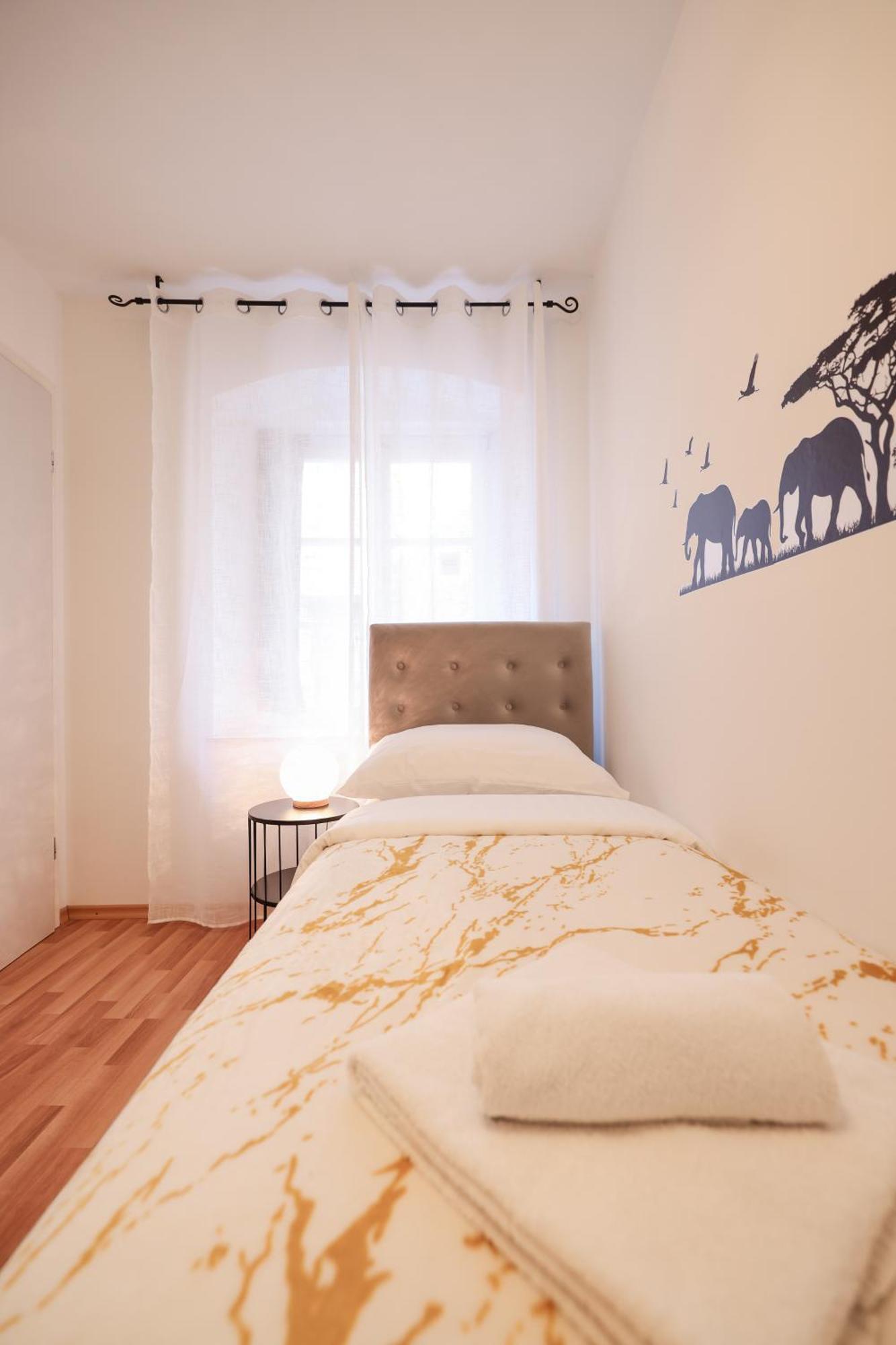Viva - 2 Bedroom Apt In City Centar Zadar Exterior foto